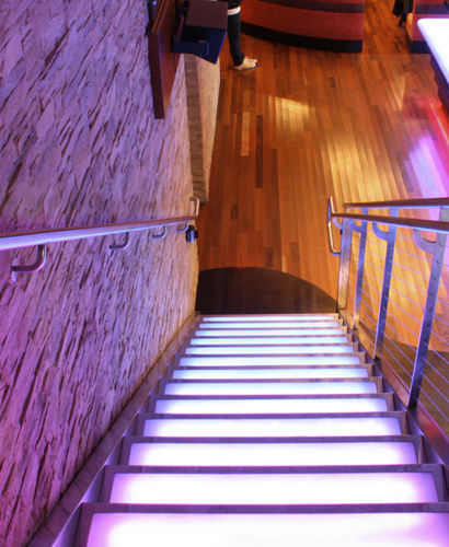 人造石台阶 - BIO-GLASS® : WHITE DIAMOND - Coverings ETC