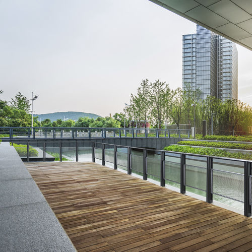 公共空间围栏 - VALLA VALENCIA - CERVIC ENVIRONMENT - 电镀钢 / 现代风格