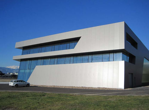 立面板 - FRIEL HANGAR - Stahlbau Pichler - 金属 / 光滑