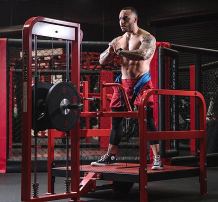 深蹲健身器械 - FLY-212 - Foreman Fitness Europe GmbH - 室内
