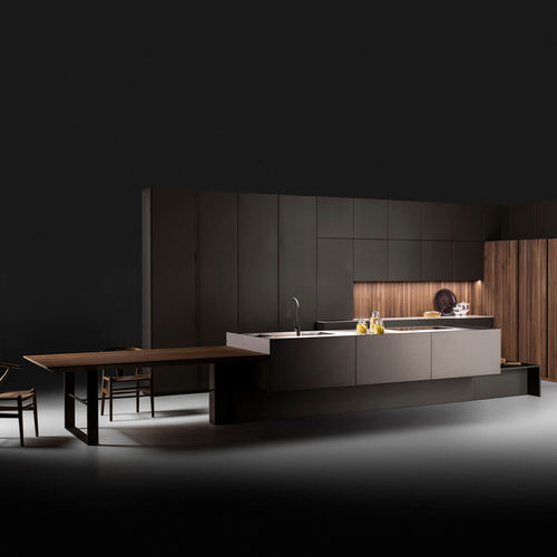 现代风格厨房 - STRIP - Key cucine - 胡桃木 / 大理石 / 岛台式