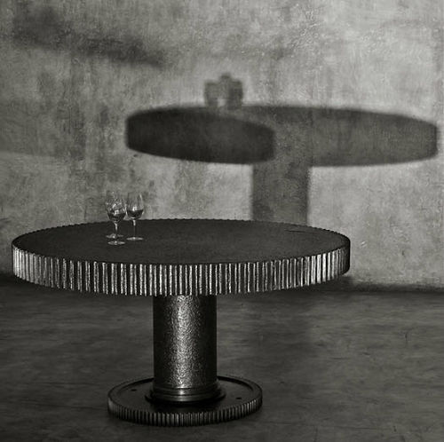 经典风格桌 - ROUND GEAR - JÉRÔME-ABEL SEGUIN - 金属 / 圆形