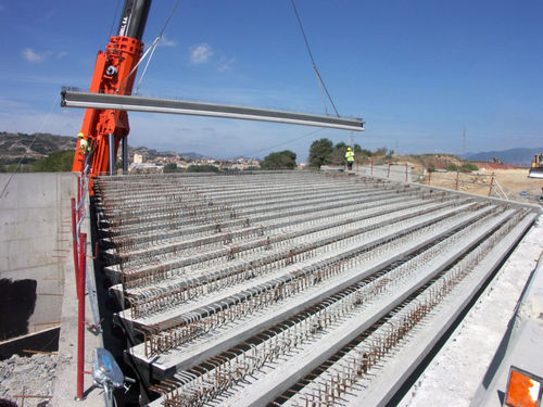 钢筋混凝土梁 / i 形 / 用于桥梁检查