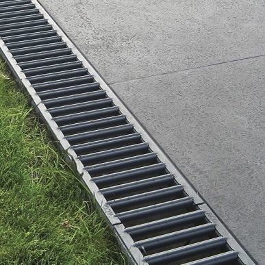 带网格排水槽 - RainDrain - ACO Building Drainage - 树脂混凝土 / 电镀钢 / 用于公共空间