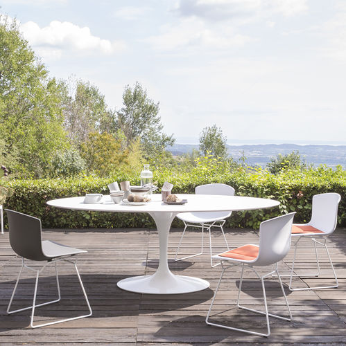 现代风格餐桌 - Knoll international - 坚硬表面 / 丙烯塑料 / 铝