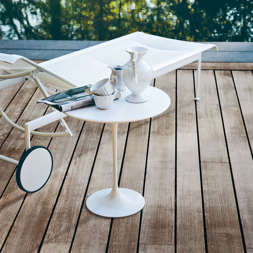 现代风格边桌 - SAARINEN - Knoll international - 坚硬表面 / 丙烯塑料 / 铝