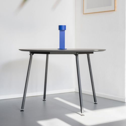 现代风格桌 - EASY - MYKILOS - MDF / HPL / 漆布