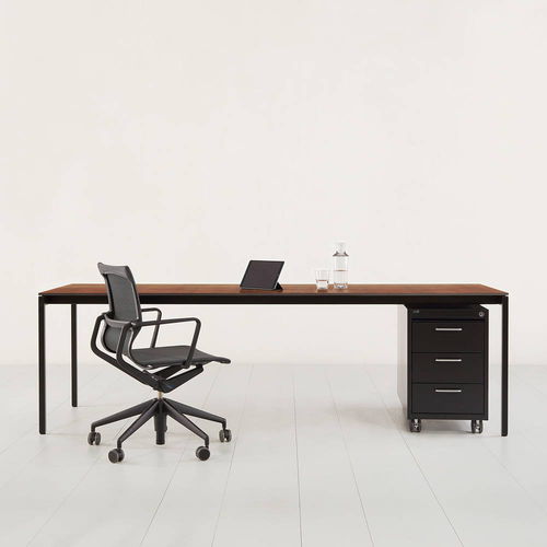 现代风格工作台 - THESIS - Atelier Alinea - 层压材料 / MDF / 栎木