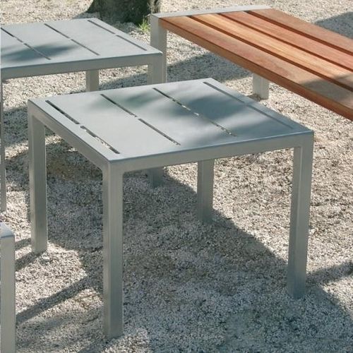 现代风格茶几 - CLÉA  - univers & cité | mobilier urbain - 钢 / 钢座桌脚 / 正方形