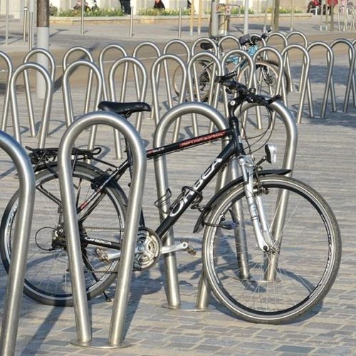 落地式自行车架 - OMÉGA - univers & cité | mobilier urbain - 公共空间 / 钢 / 不锈钢