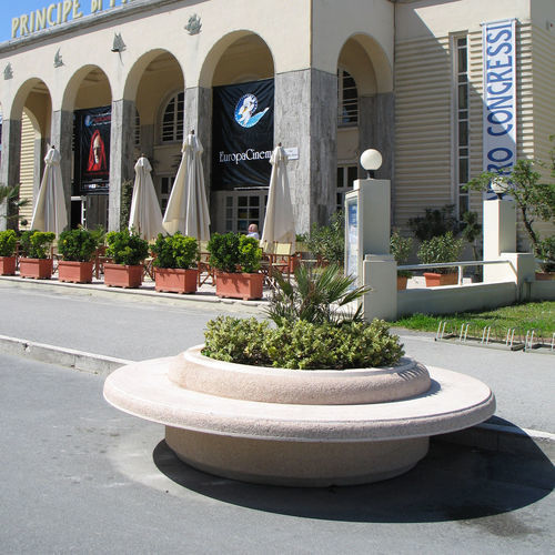 混凝土花坛 - VIAREGGIO - VASART URBAN DESIGN - 圆形 / 集成长凳 / 现代风格