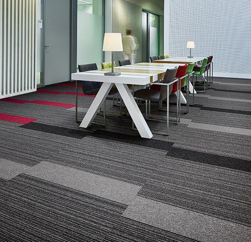 簇绒满铺地毯 - TESSERA PLANK - Forbo Flooring Systems - 聚酰胺 / 商业 / 单色