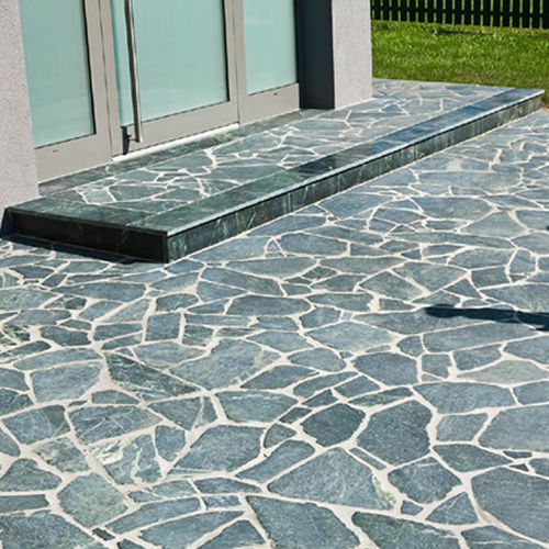 天然石材路面砖 - TAUERN - Lauster Steinbau GmbH Natursteinwerke - 户外 / 防滑 / 用于公共空间