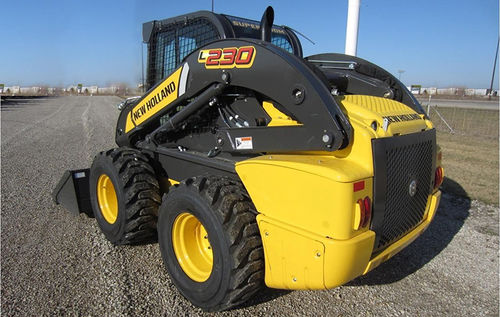 四定向轮式紧凑型装载机 - L230  - New Holland Construction