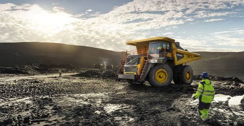 刚性自卸车 - R100 - Volvo Construction Equipment Germany GmbH - 轮胎式 / 工程 / 柴油