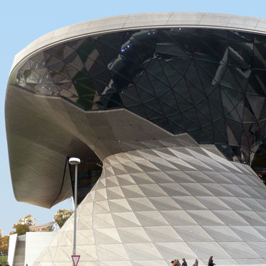 立面板 - BMW WELT - Design Factory cmb - 不锈钢 / 穿孔