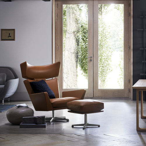 现代风格扶手椅 - OKSEN™ - Fritz Hansen - 皮质 / 抛光铝 / 带脚凳