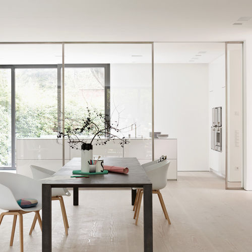 现代风格厨房 - Villa Hamburg - eggersmann küchen GmbH & Co. KG - Corian®可丽耐 / 岛台式 / 无把手