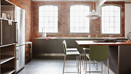 现代风格厨房 - Loft Hamburg - eggersmann küchen GmbH & Co. KG - 樱桃木 / 不锈钢 / 层压材料
