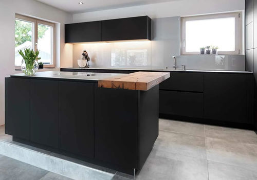 现代风格厨房 - House Heidenheim - eggersmann küchen GmbH & Co. KG - 不锈钢 / 层压板 / 岛台式
