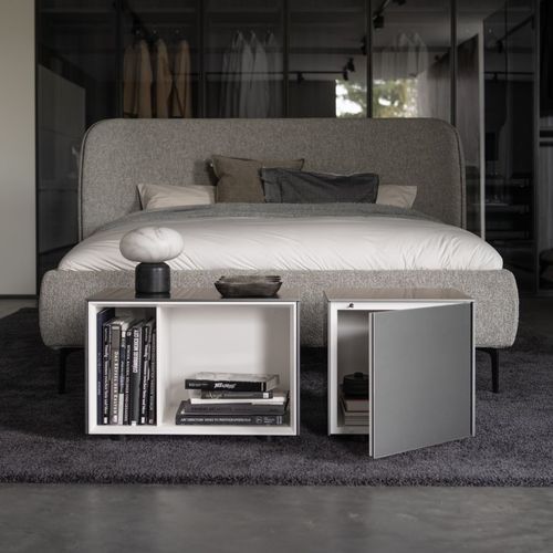 现代风格床头柜 - BETT - Kettnaker GmbH & Co. KG Möbel-Manufaktur - 漆木 / 长方形 / 带收纳
