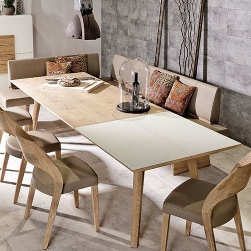现代风格餐桌 - V-Montana  - Voglauer Möbelwerk Gschwandtner & Zwilling GmbH & Co. KG - 栎木 / 玻璃 / 橡木桌脚