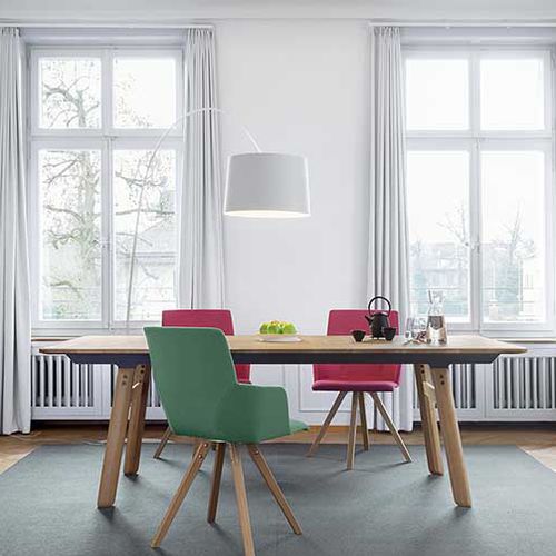 现代风格桌 - ESTUDIO - girsberger - 木质 / 长方形 / 可延长