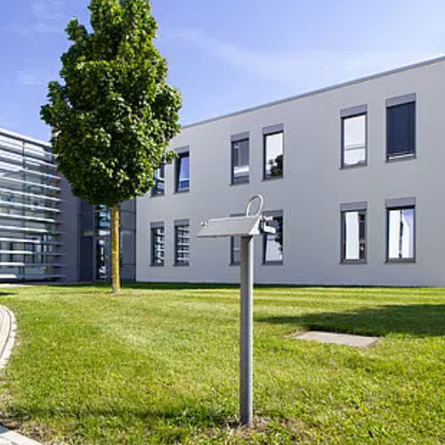 市政灯柱 - NOVARA - Hess GmbH Licht + Form - 现代风格 / 铝铸铁 / 电镀钢