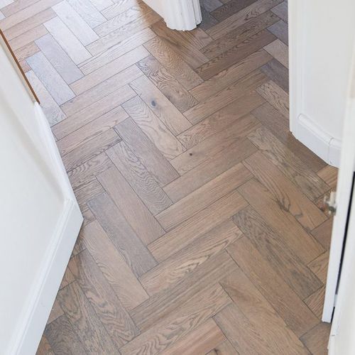 层压地板 - ZB101  - V4 Woodflooring - 栎木 / 硬木 / 山形纹