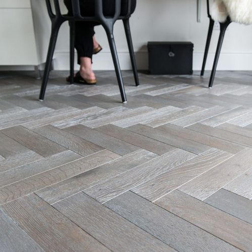 层压地板 - ZB103  - V4 Woodflooring - 栎木 / 硬木 / 山形纹