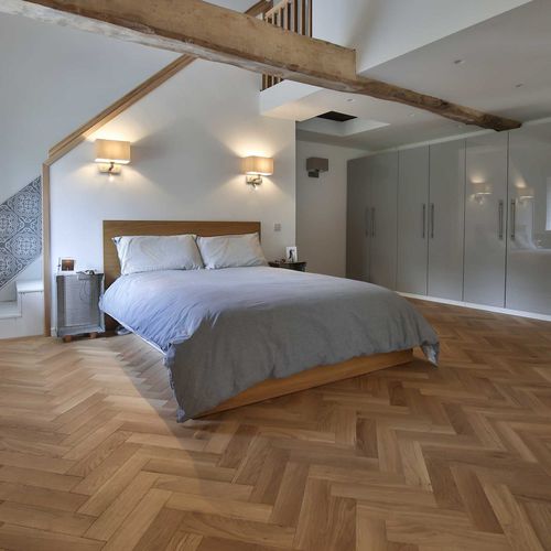 层压地板 - ZB108  - V4 Woodflooring - 天然栎木 / 山形纹 / 涂油
